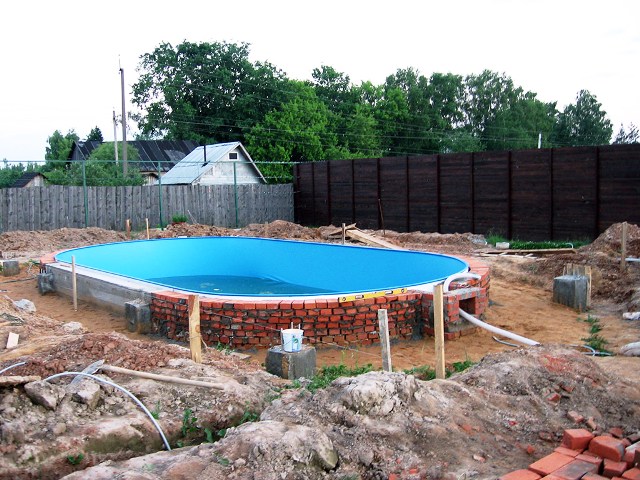 Как построить бетонный бассейн на дачном участке своими руками | Строительный портал steklorez69.ru | Дзен